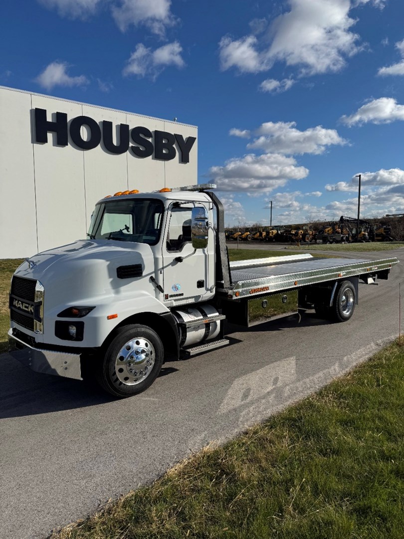 2024 MACK MD6 - USED TRUCKS FLAT BED